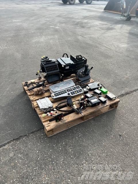 Doosan DL 400 Electronics