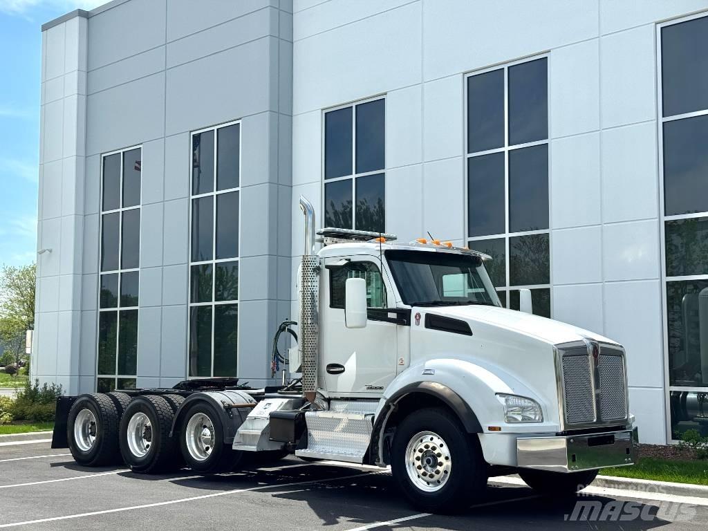 Kenworth T880 Truck Tractor Units