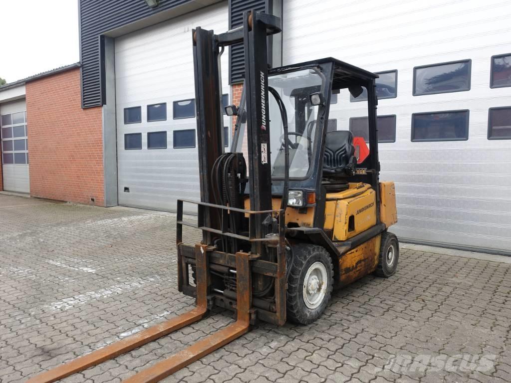 Jungheinrich DFG 25 Diesel trucks
