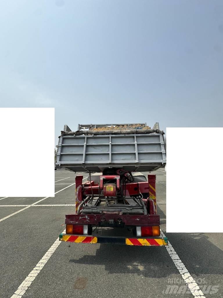 Horyong SKY280 Truck mounted aerial platforms