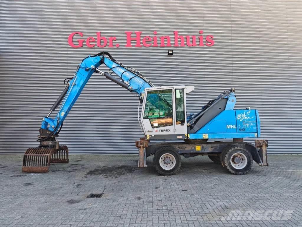 Fuchs MHL 320 Waste / industry handlers