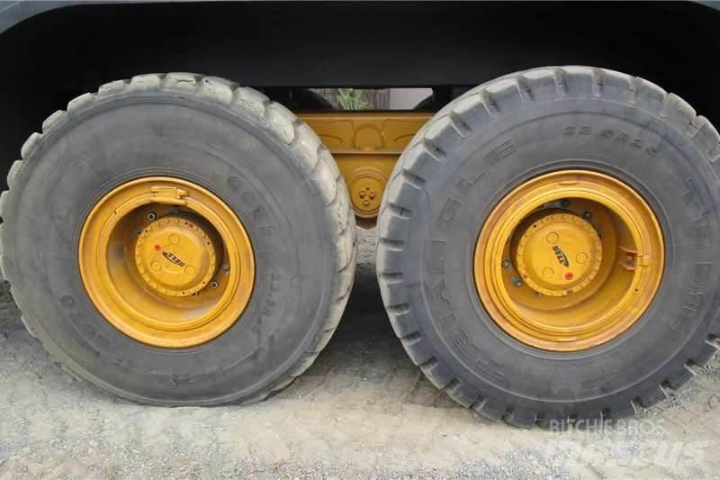 Bell B25D 23000L Other trucks