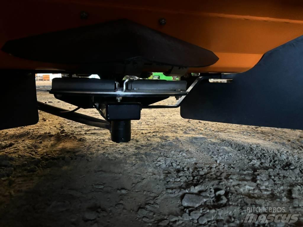 Optimal DS 1400 Sand and salt spreaders
