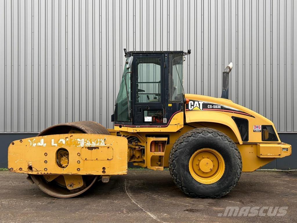 CAT CS583E Single drum rollers