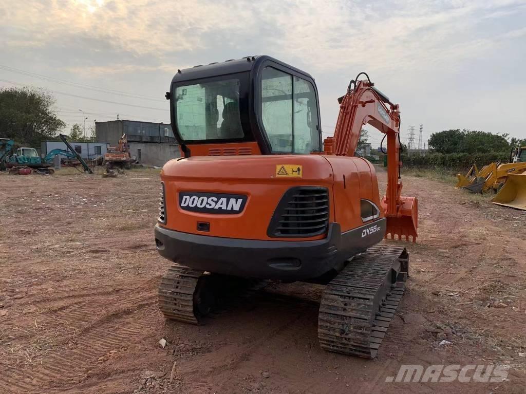 Doosan DX 55 Mini excavators < 7t