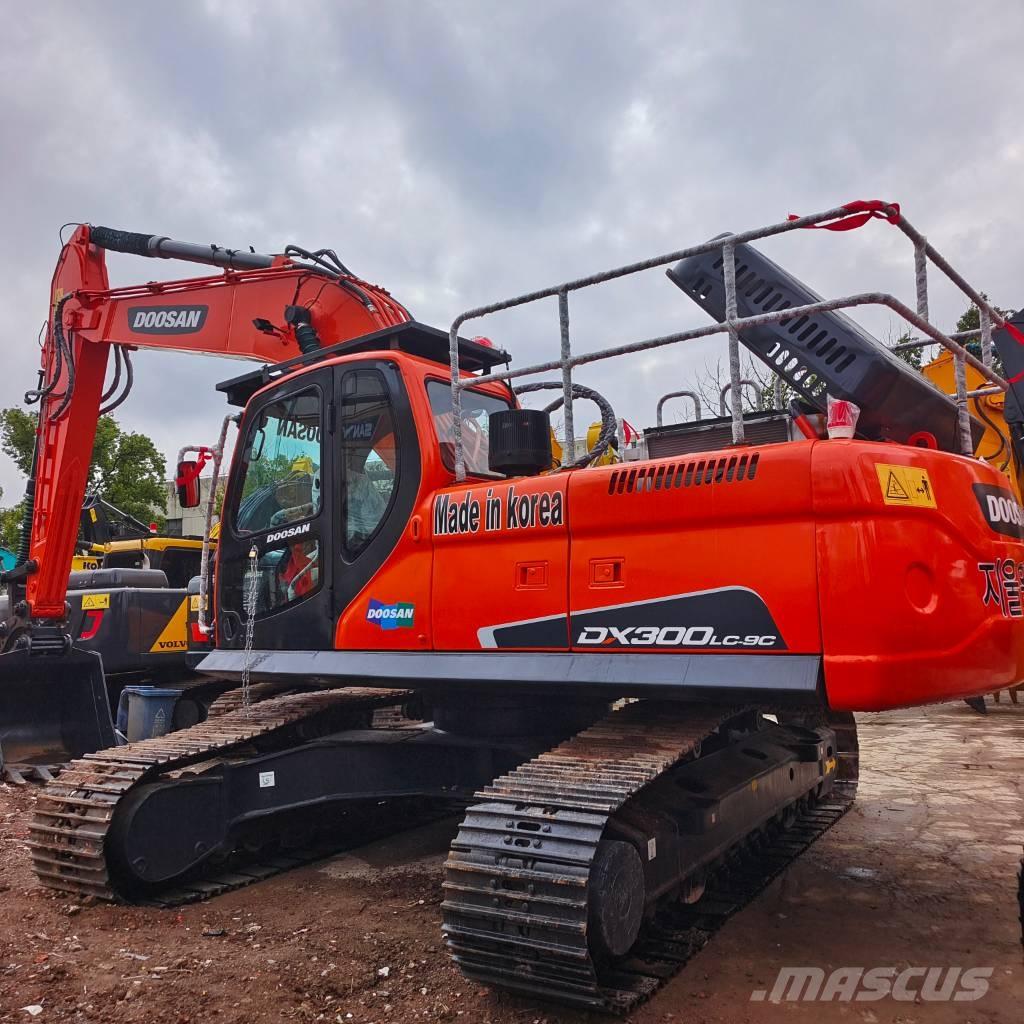 Doosan DX 300LC Crawler excavators