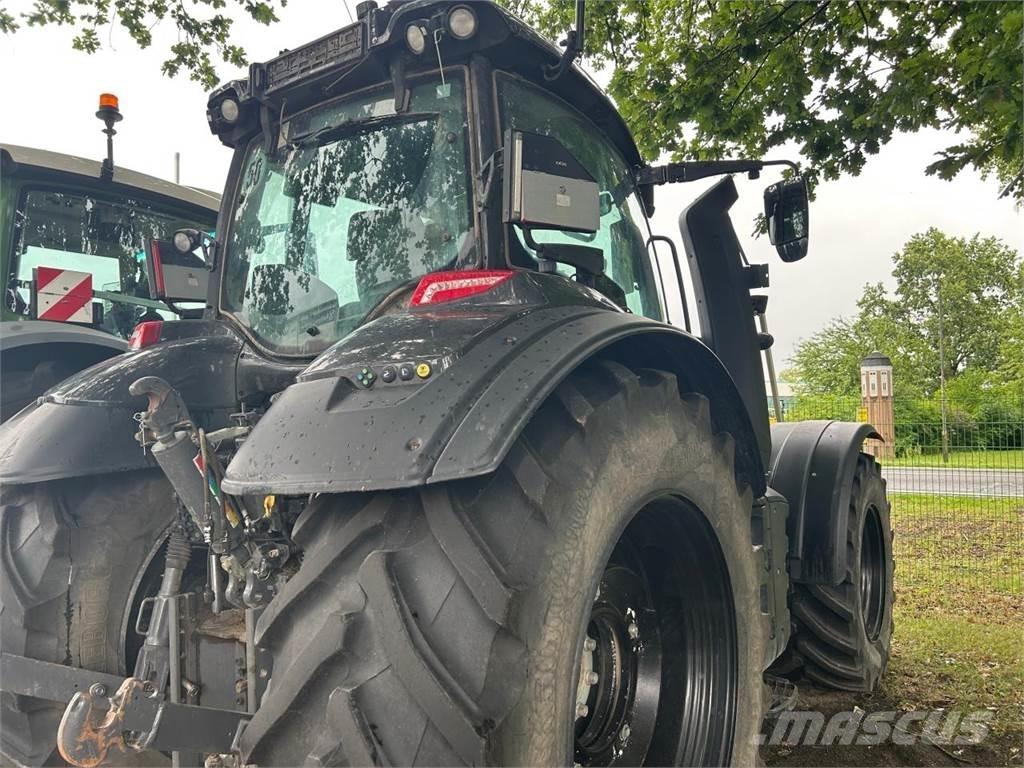 Valtra T 235 D Tractors