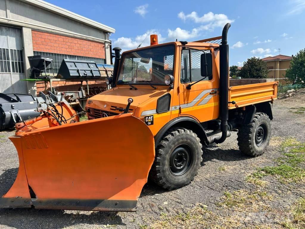 Mercedes-Benz unimog Van Body Trucks