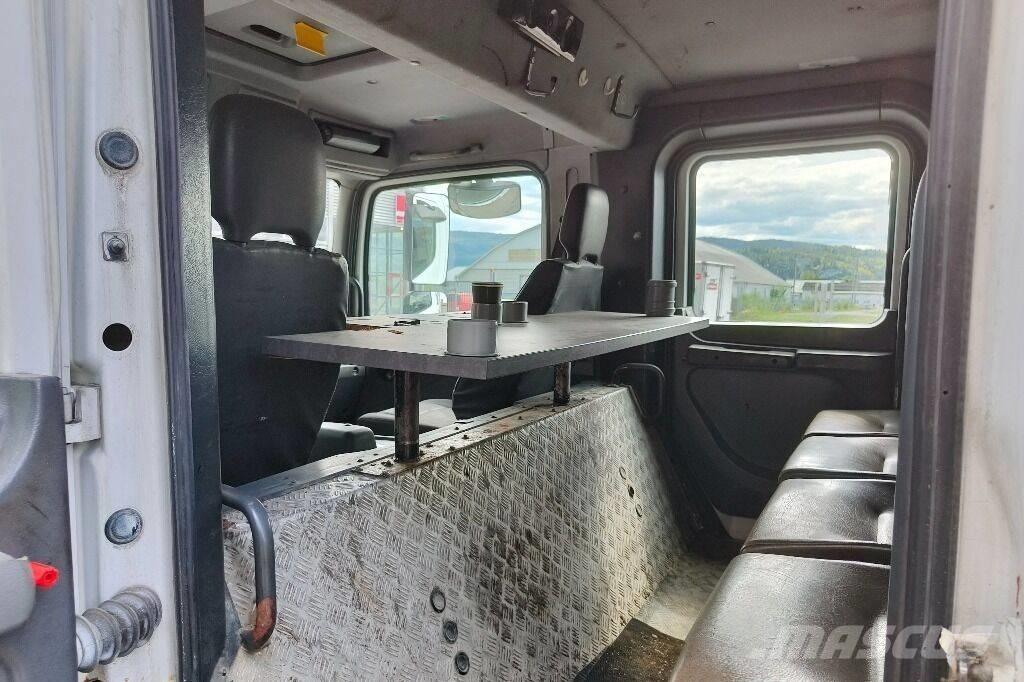 Mercedes-Benz 1018 Van Body Trucks