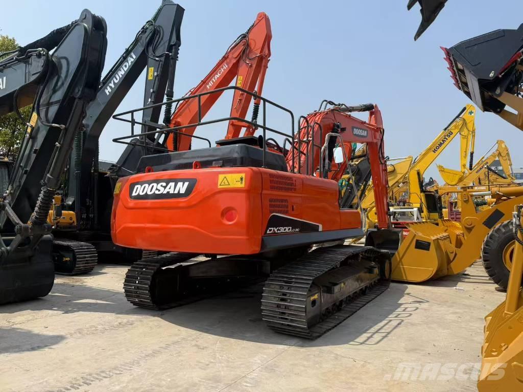 Doosan DX 300 LCA Crawler excavators