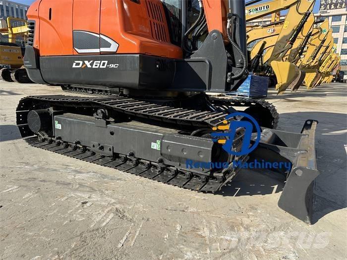 Doosan DX 60 Mini excavators < 7t
