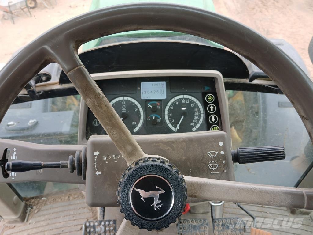 John Deere 6125M Tractors