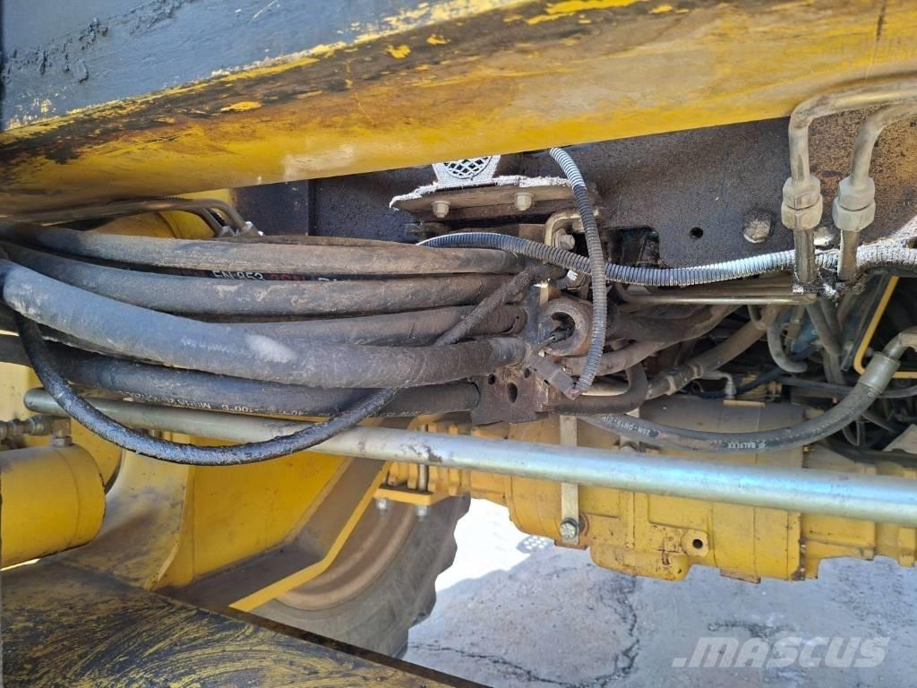 Komatsu WB 91 R TLB's