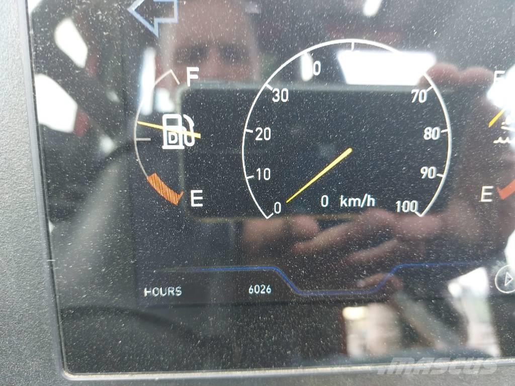 Kalmar T2i Terminal tractors