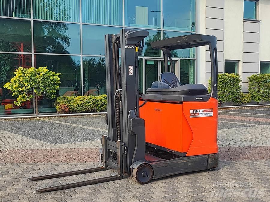 Linde R20B-01 4-way reach truck