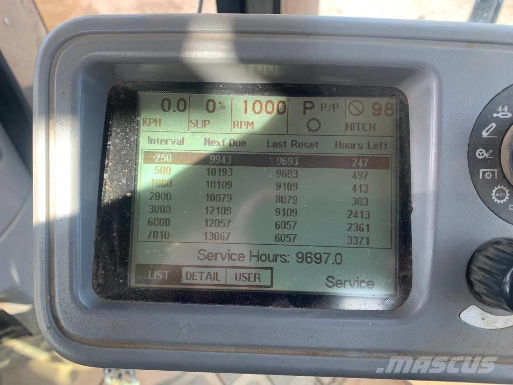 Challenger MT 765 B Tractors