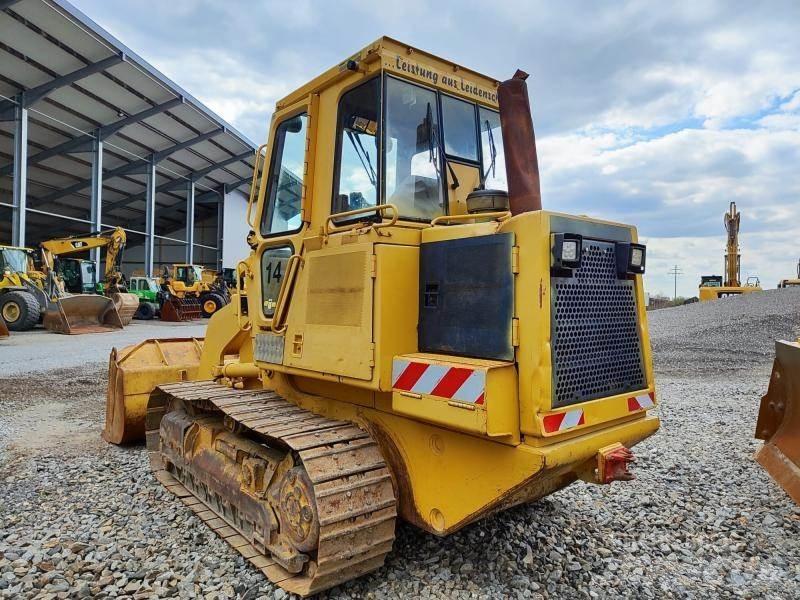 CAT 943 Crawler FEL's
