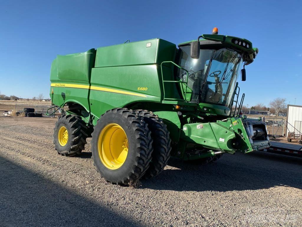 John Deere S 680 Combine harvesters
