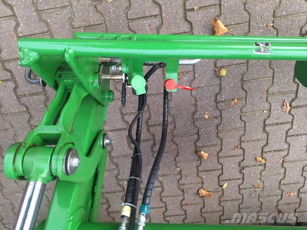 John Deere 5075M Tractors