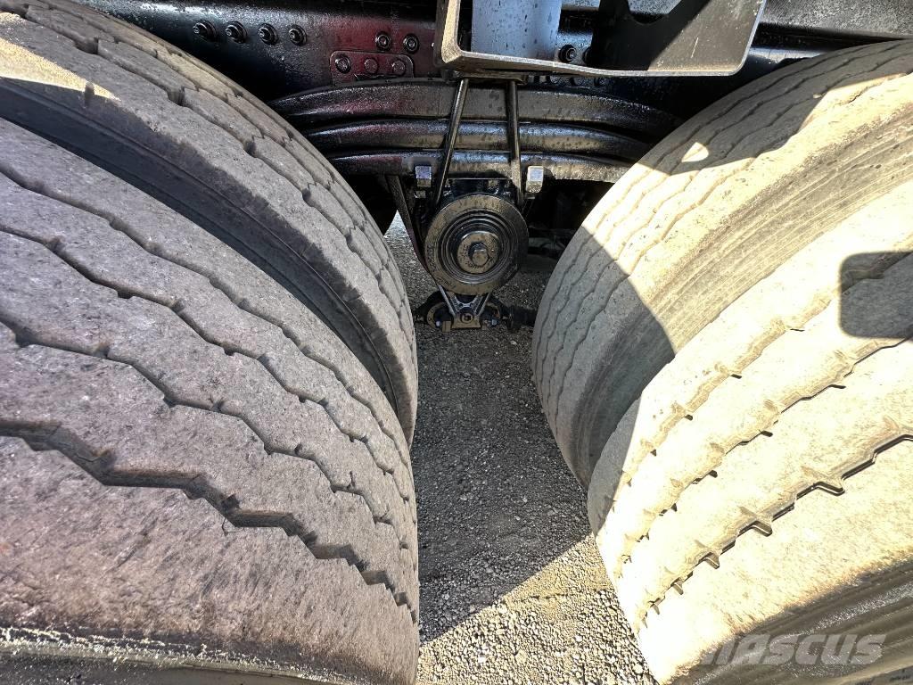 Mack LR 613 Waste trucks