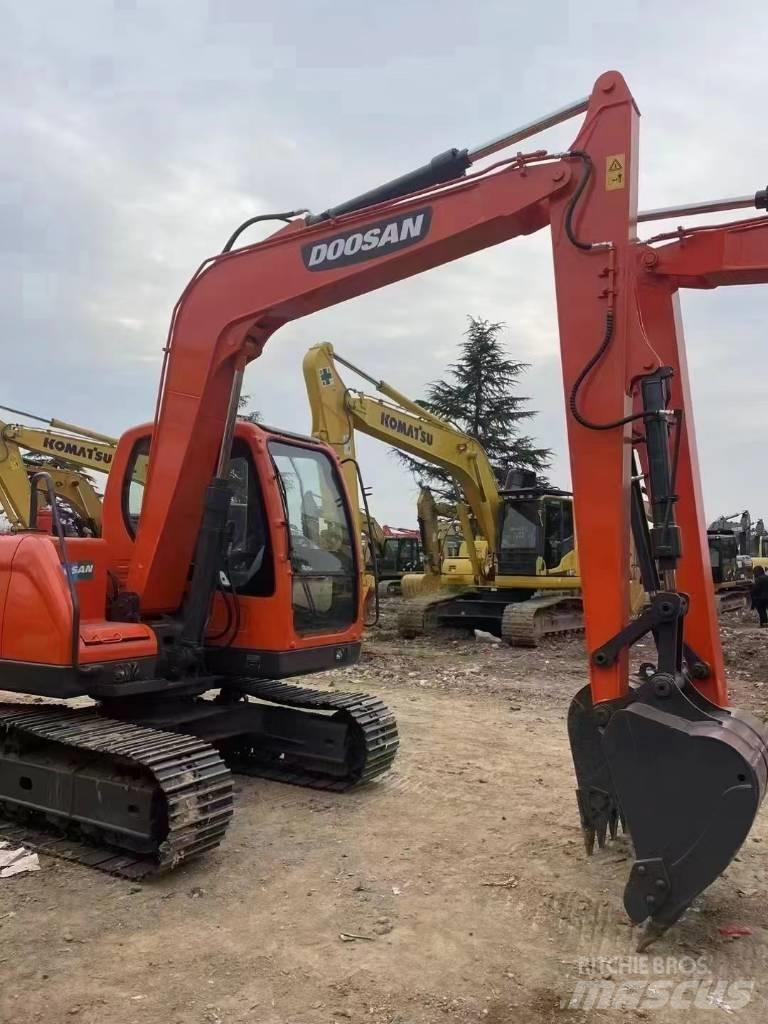 Doosan DX 80 Midi excavators  7t - 12t