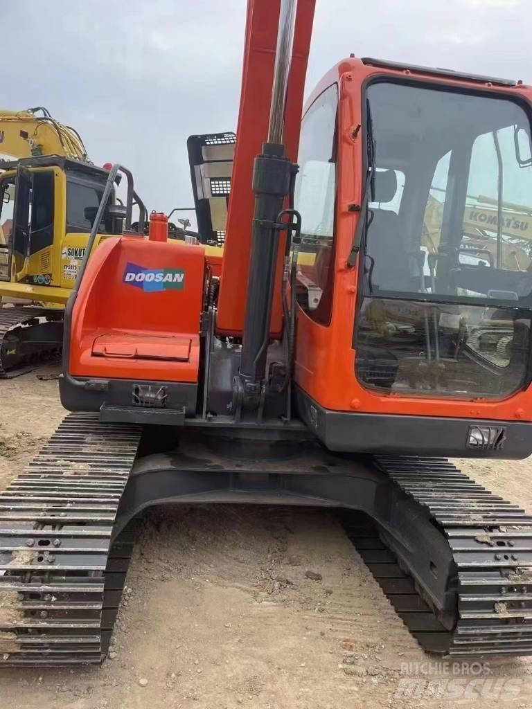 Doosan DX 80 Midi excavators  7t - 12t