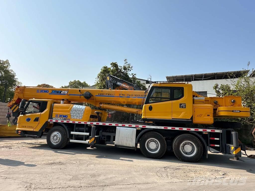 XCMG XCT 25 All terrain cranes