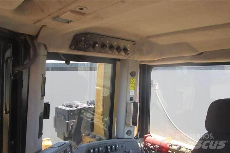 CAT D9T Crawler dozers