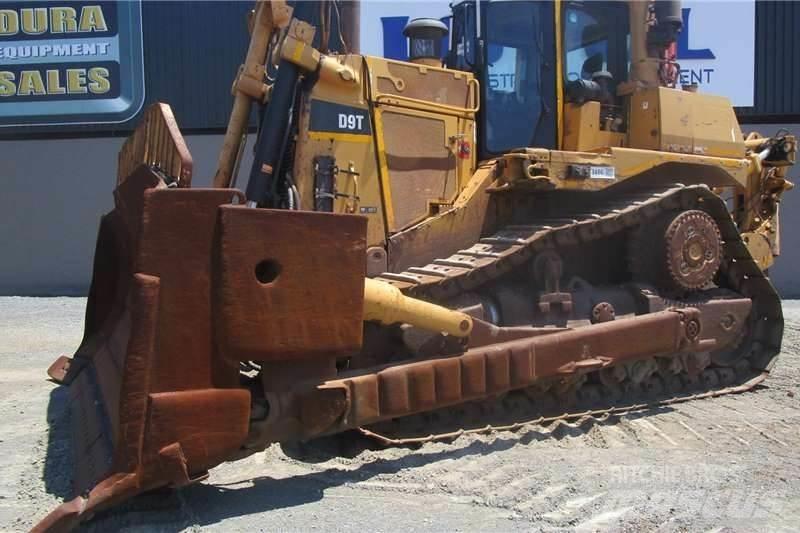 CAT D9T Crawler dozers