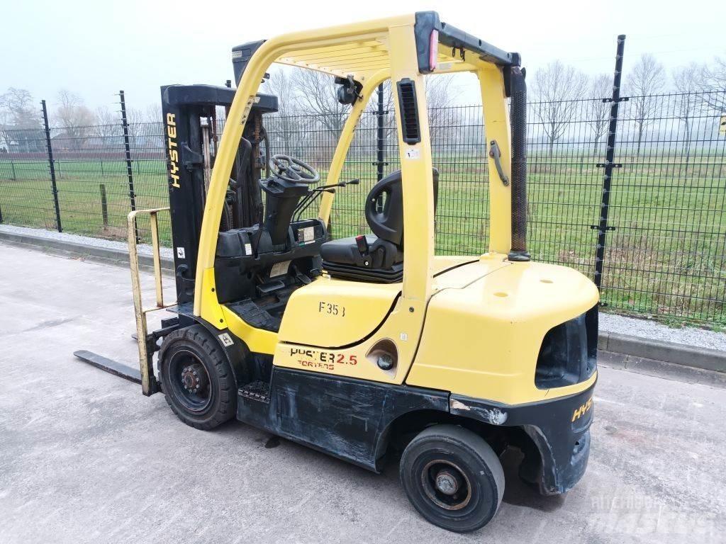 Hyster H2.5FT Diesel trucks