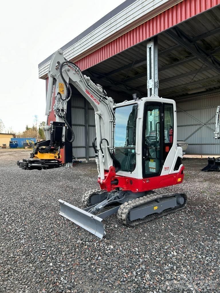 Takeuchi TB225 Mini excavators < 7t