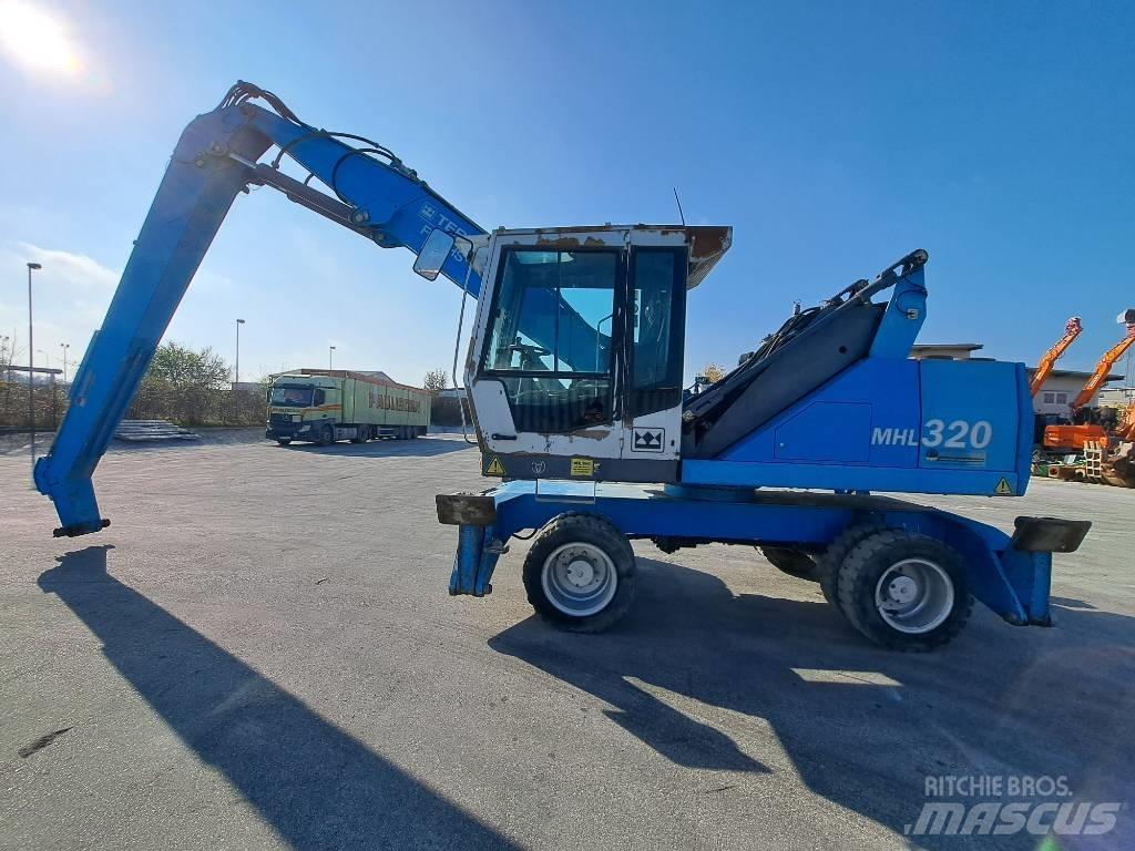 Fuchs MHL 320D Waste / industry handlers