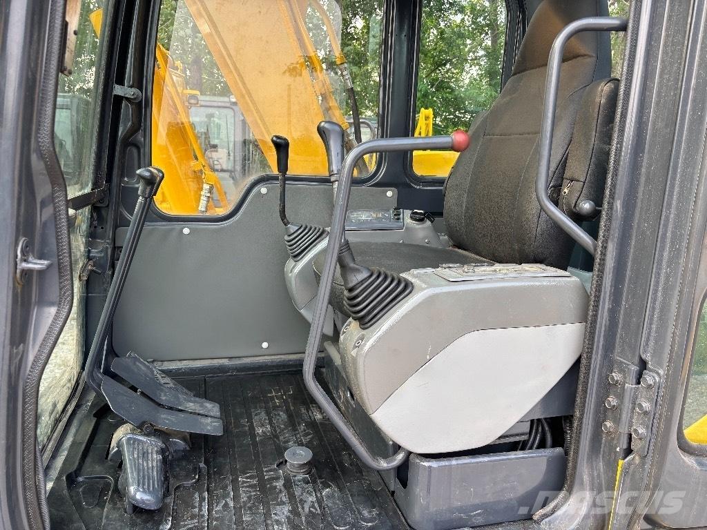 Komatsu PC 70 Mini excavators < 7t