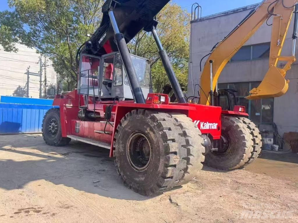 Kalmar DRT 450 Reachstackers