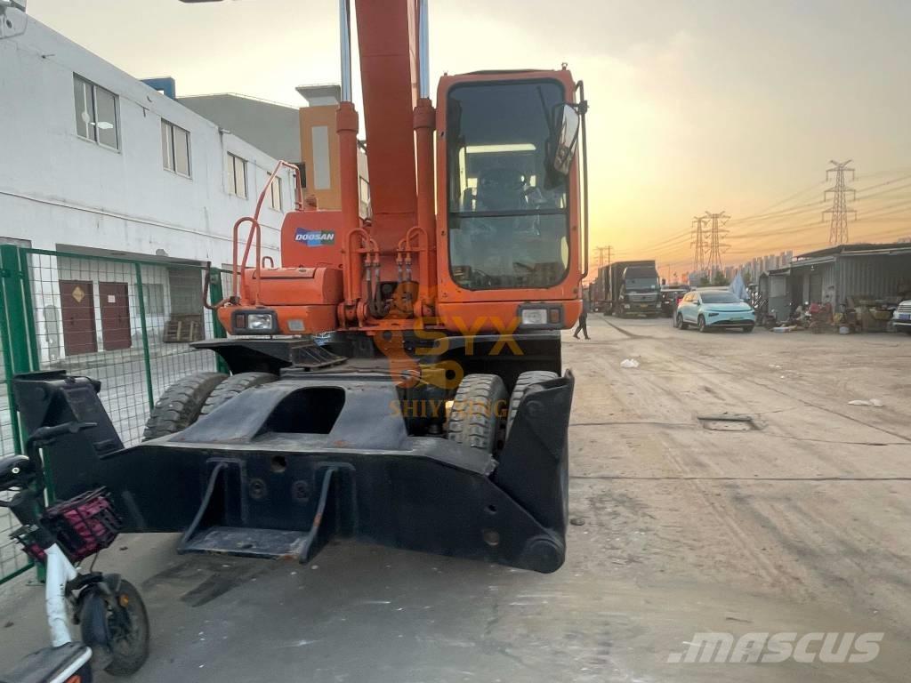 Doosan DH210W-7 Wheeled excavators