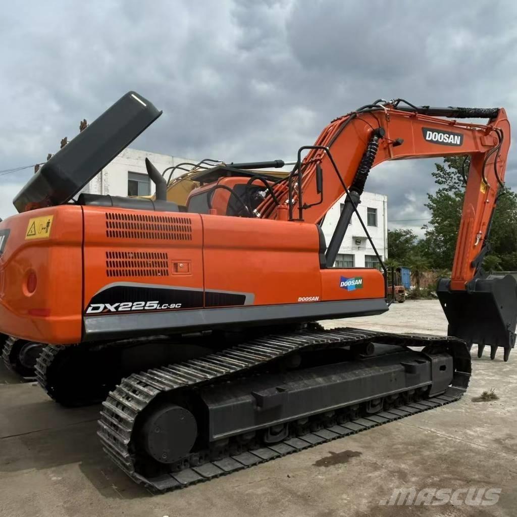 Doosan 225LC-9 Crawler excavators