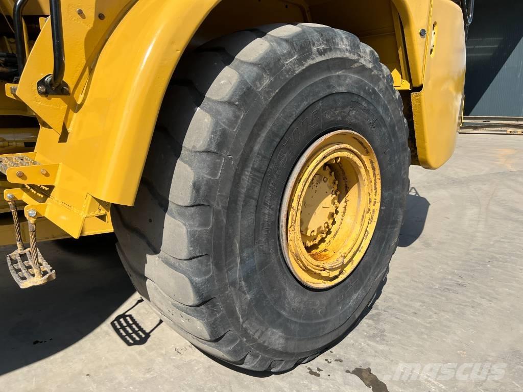 CAT 740 Water truck Articulated Haulers