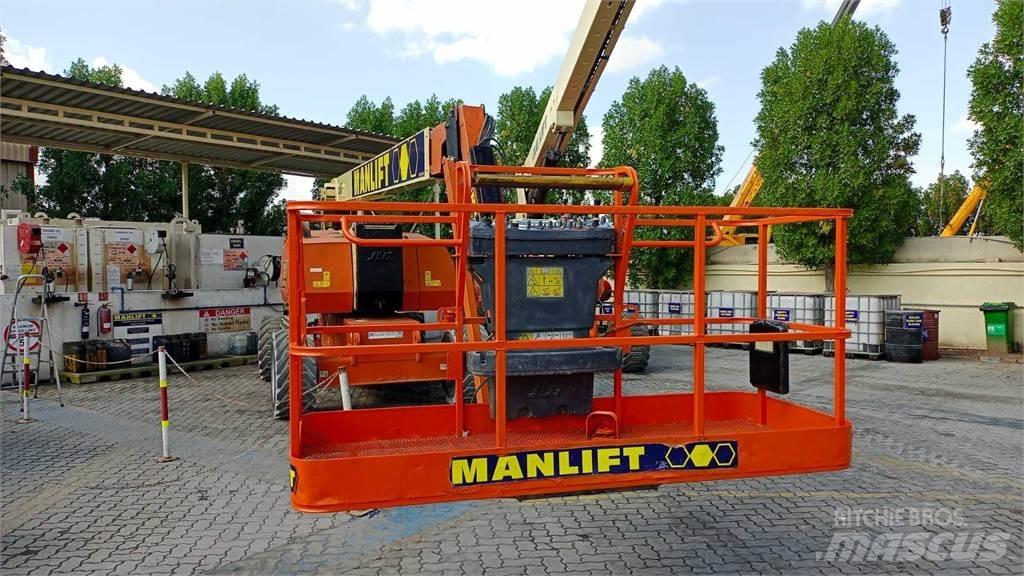 JLG 800AJ Articulated boom lifts