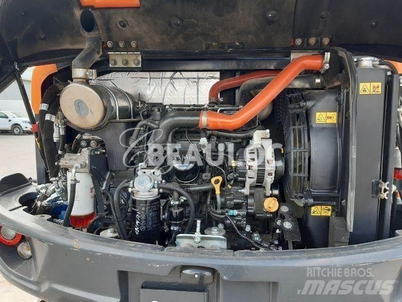 Doosan DX 57 W Wheeled excavators
