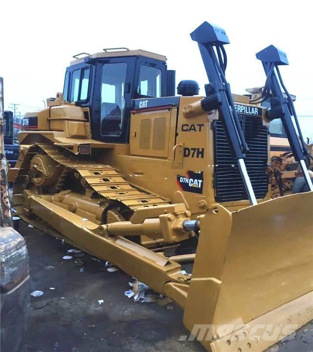 CAT D7H Crawler dozers