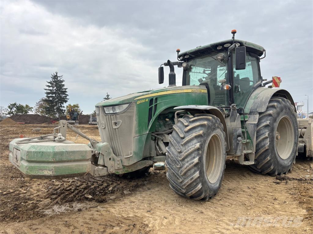 John Deere 8320R Other