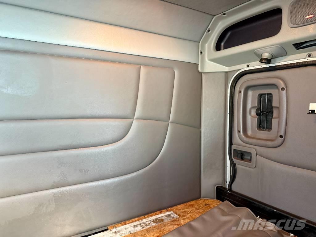 Peterbilt 367 Truck Tractor Units