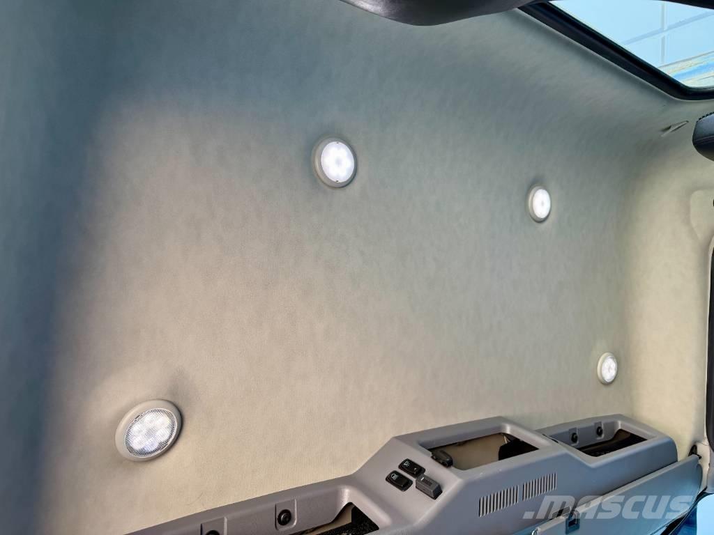 Mack Pinnacle Truck Tractor Units