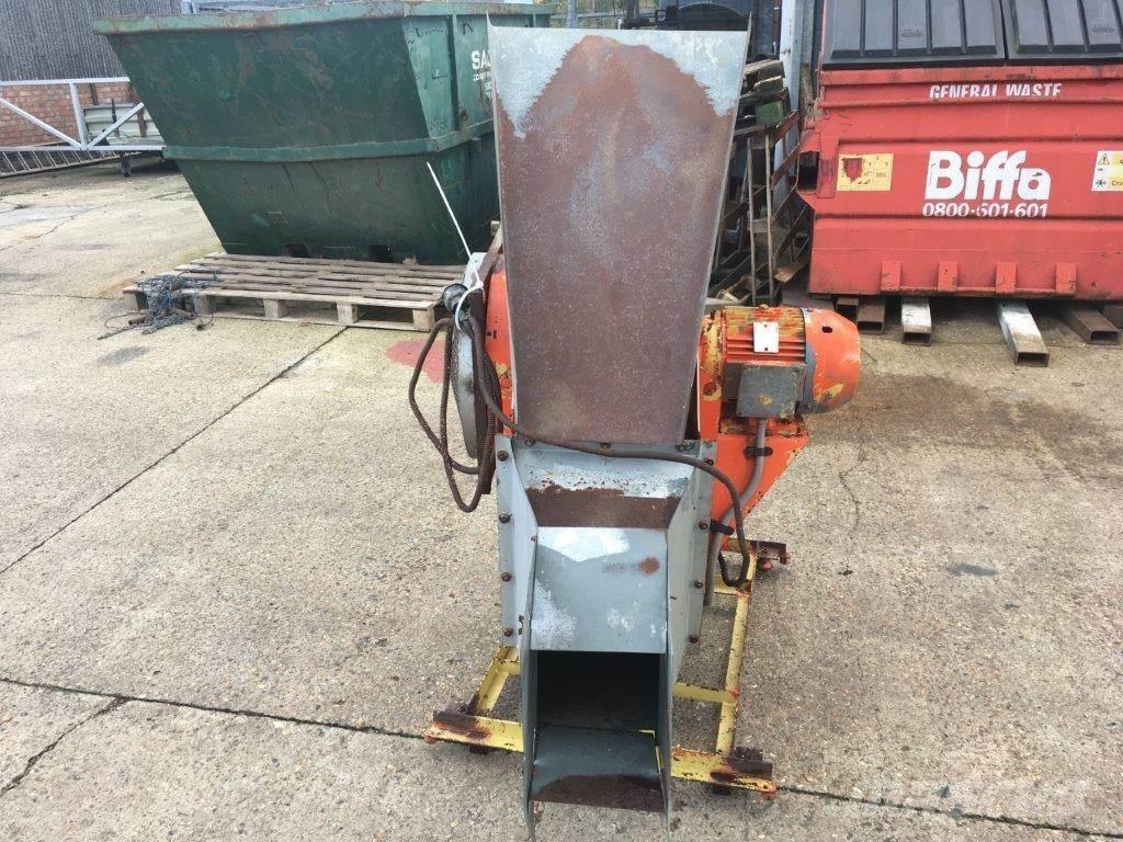  GRAIN THROWER Other farming machines