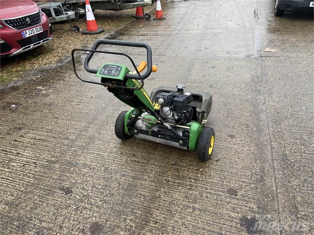 John Deere 220C Other farming machines