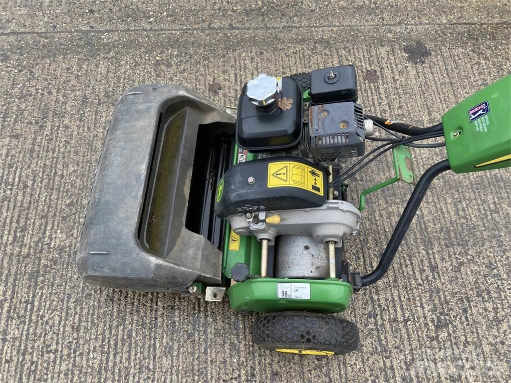 John Deere 220C Other farming machines