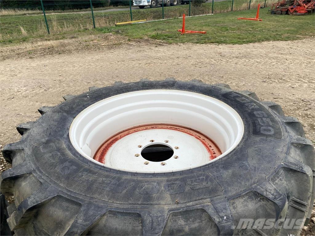 Kuhn 600/65R38 Tyres, wheels and rims