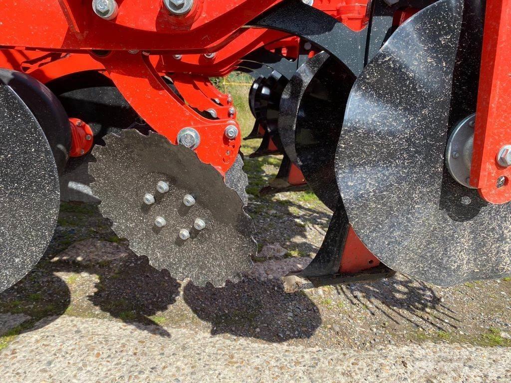 Kuhn STRIGER 300 Other farming machines