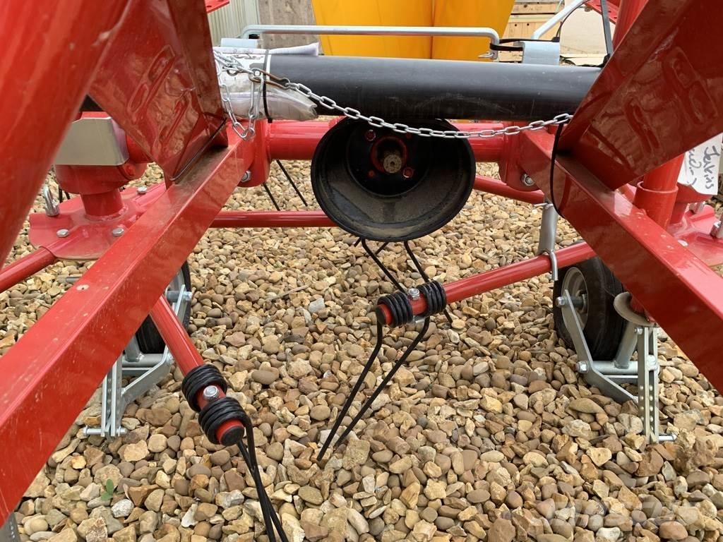 Tomlin TEDDER Other farming machines