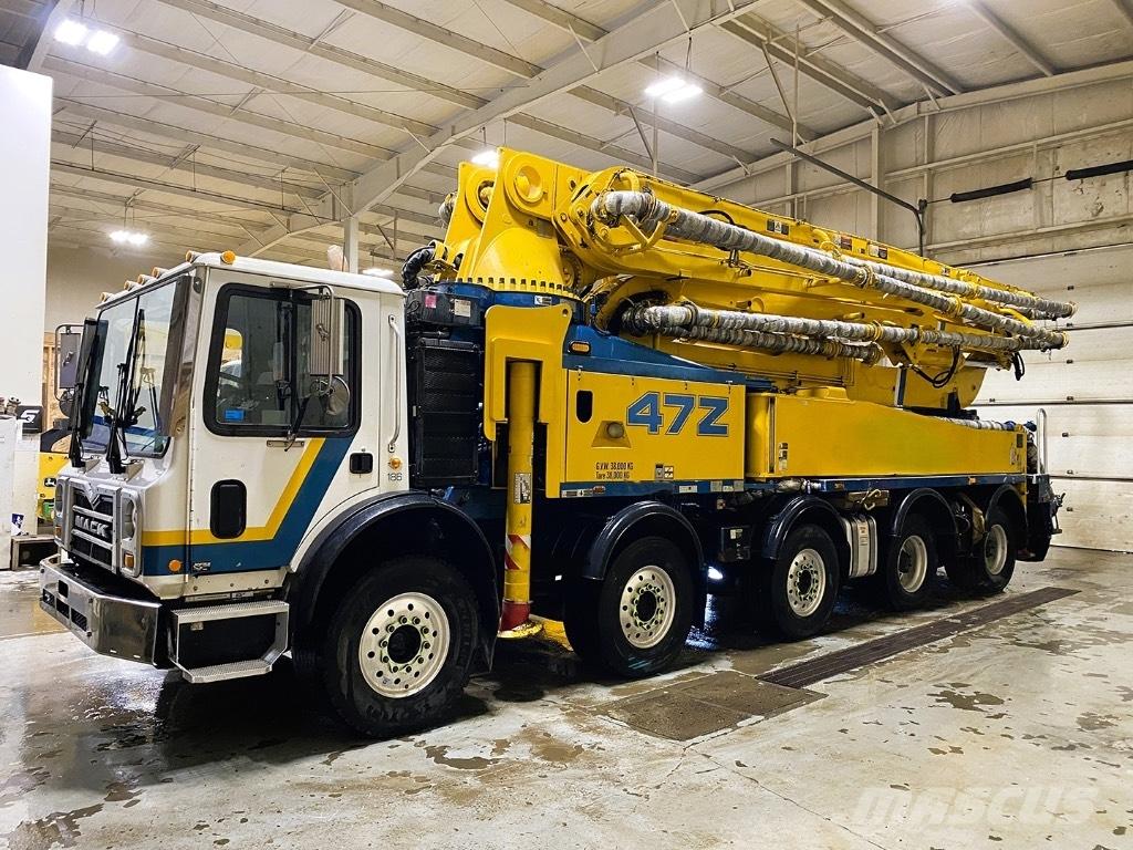 Putzmeister (#186) 47M Concrete pumps